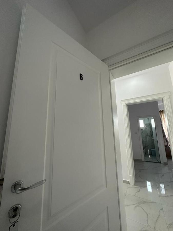 Deja's Ford Hotel A & V Dodani מראה חיצוני תמונה